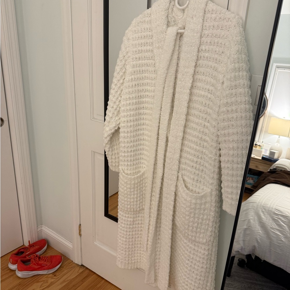 Pottery Barn Cream Textured Bath Robe - Picture 2 of 6